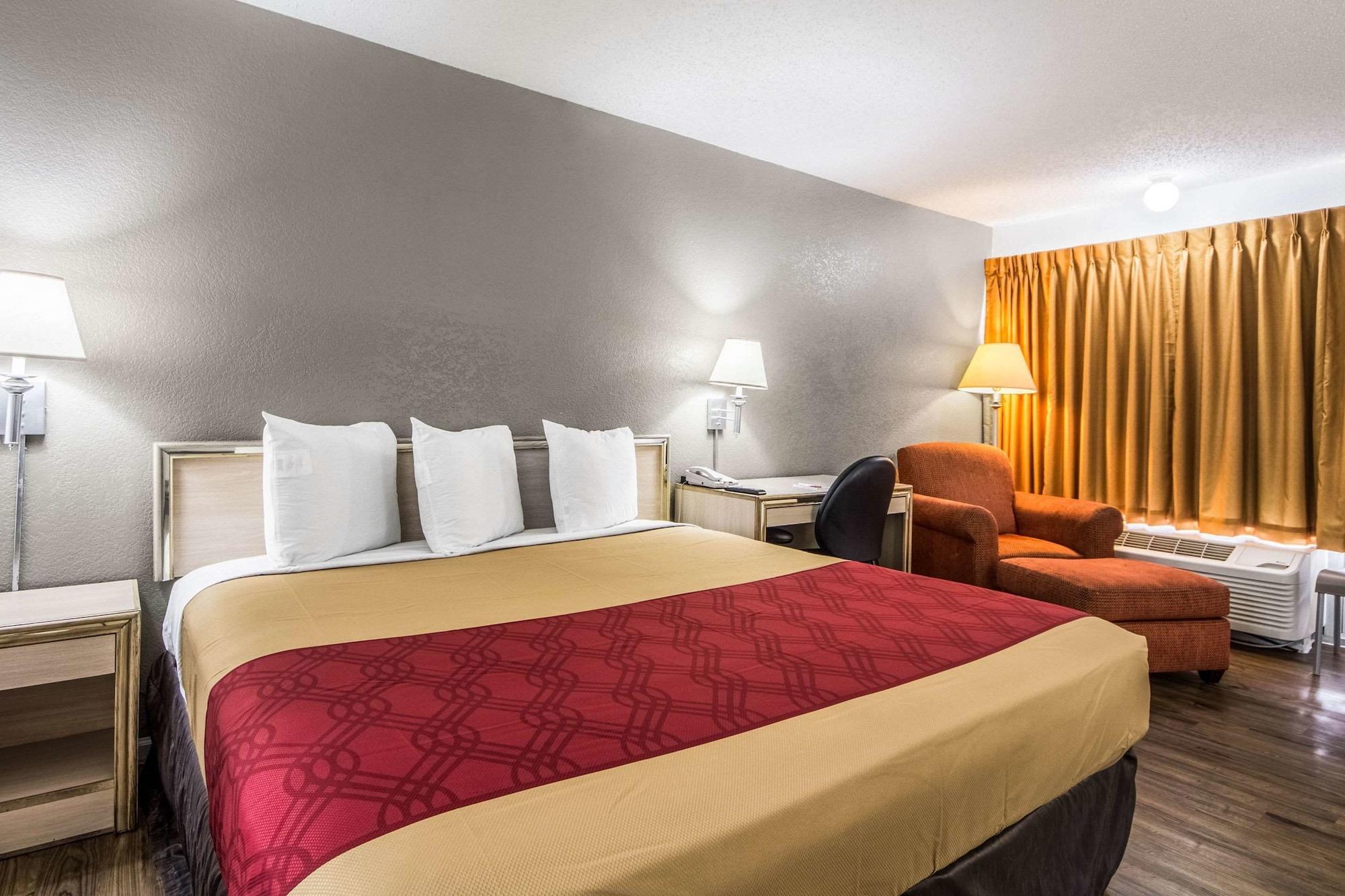 เอคโคโน่ ลอดจ์ แอร์พอร์ต I-35 นอร์ธ Motel ฟาร์เมอร์สแบรนช์ ภายนอก รูปภาพ