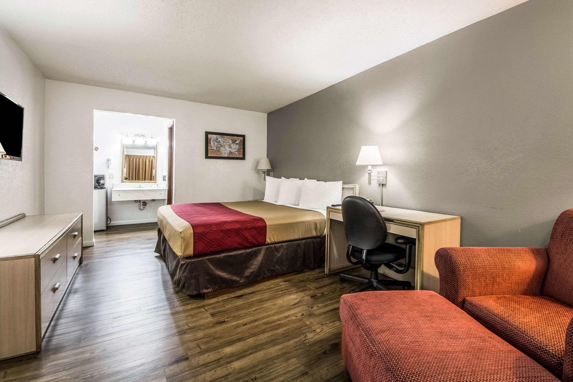 เอคโคโน่ ลอดจ์ แอร์พอร์ต I-35 นอร์ธ Motel ฟาร์เมอร์สแบรนช์ ภายนอก รูปภาพ