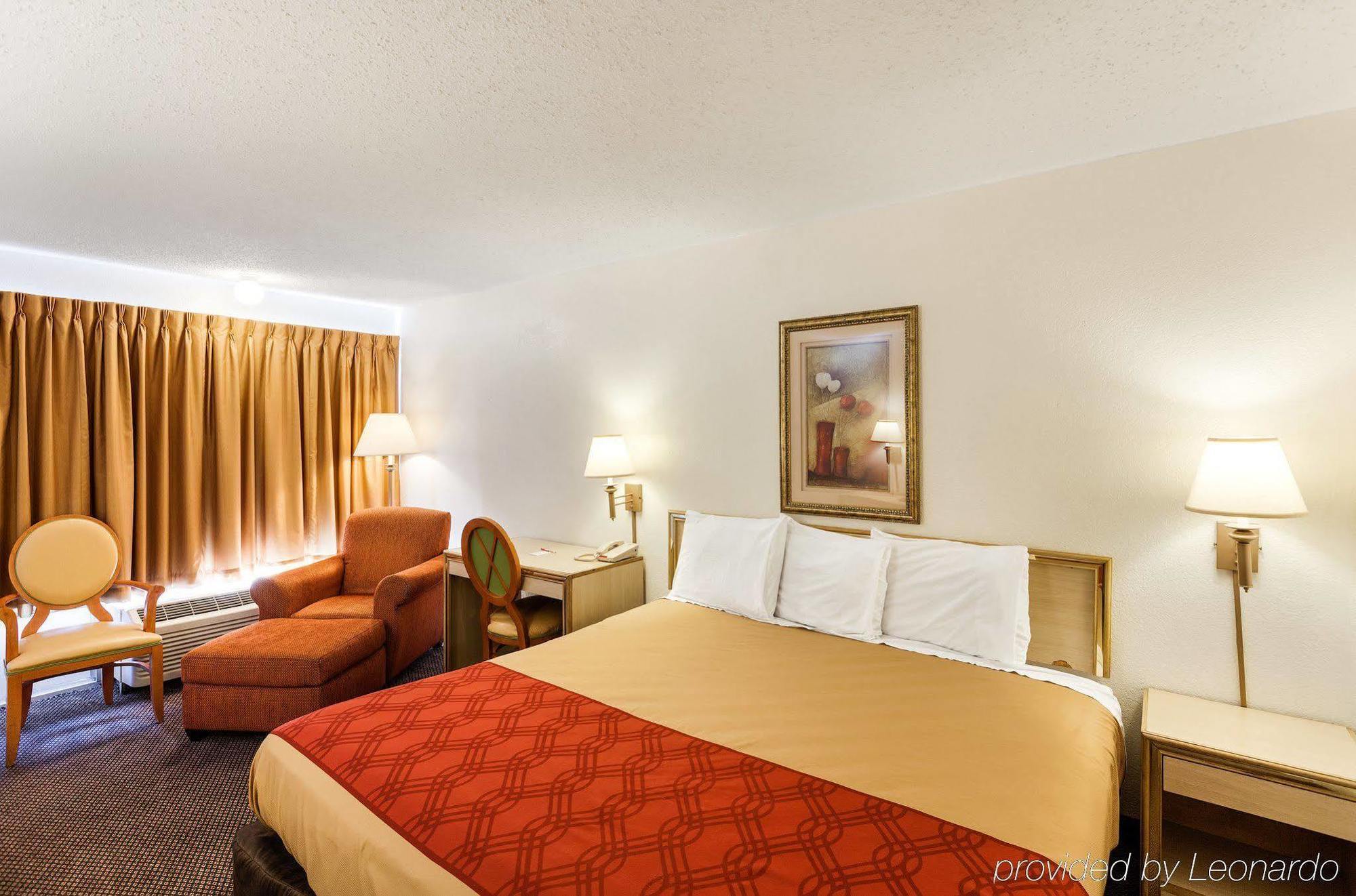 เอคโคโน่ ลอดจ์ แอร์พอร์ต I-35 นอร์ธ Motel ฟาร์เมอร์สแบรนช์ ภายนอก รูปภาพ