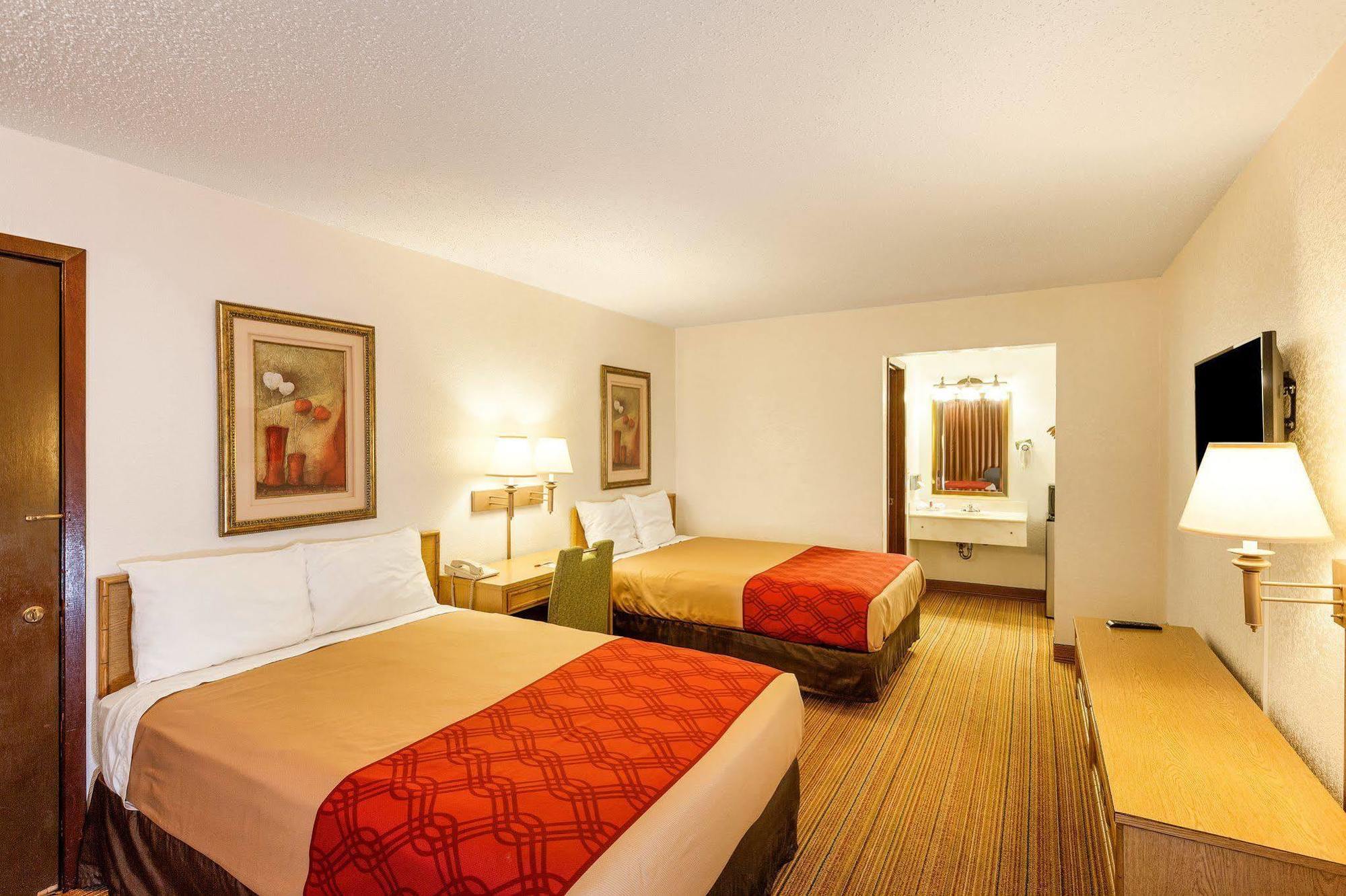 เอคโคโน่ ลอดจ์ แอร์พอร์ต I-35 นอร์ธ Motel ฟาร์เมอร์สแบรนช์ ภายนอก รูปภาพ