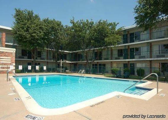 เอคโคโน่ ลอดจ์ แอร์พอร์ต I-35 นอร์ธ Motel ฟาร์เมอร์สแบรนช์ ภายนอก รูปภาพ